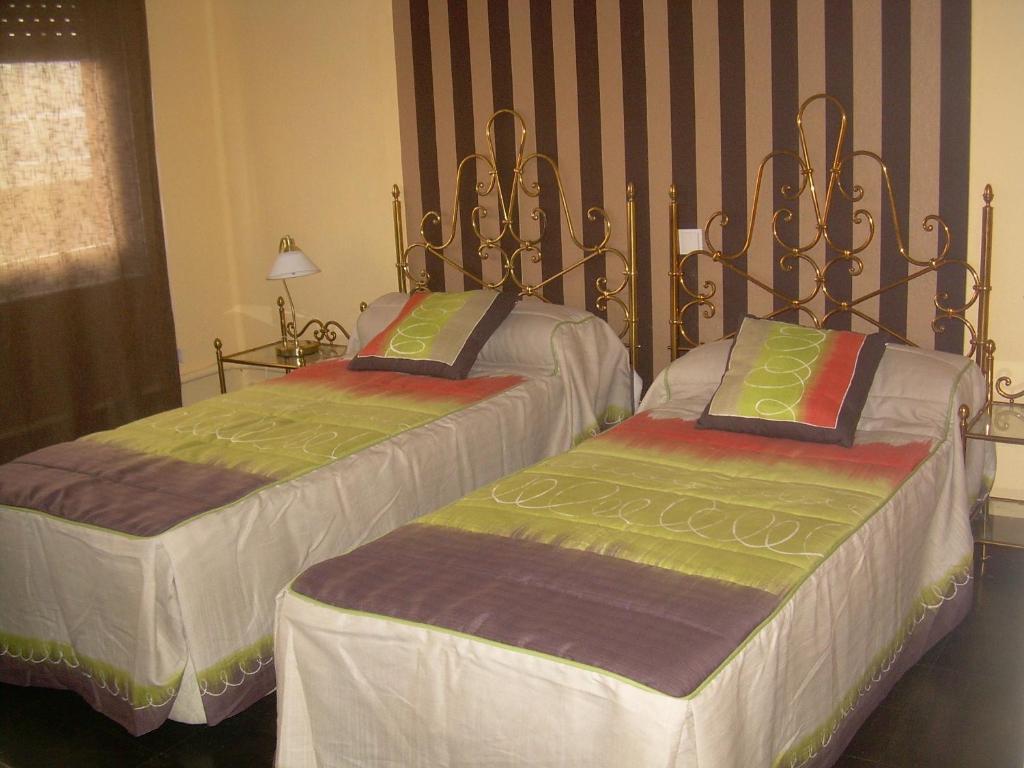 Pension El Parque Aviles Room photo