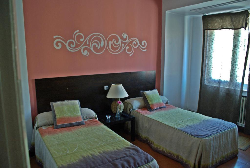 Pension El Parque Aviles Room photo